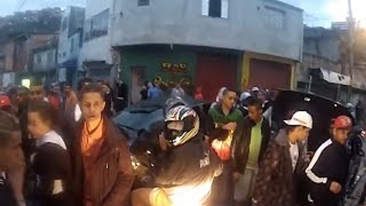 Wild Chase Through Crowded Streets