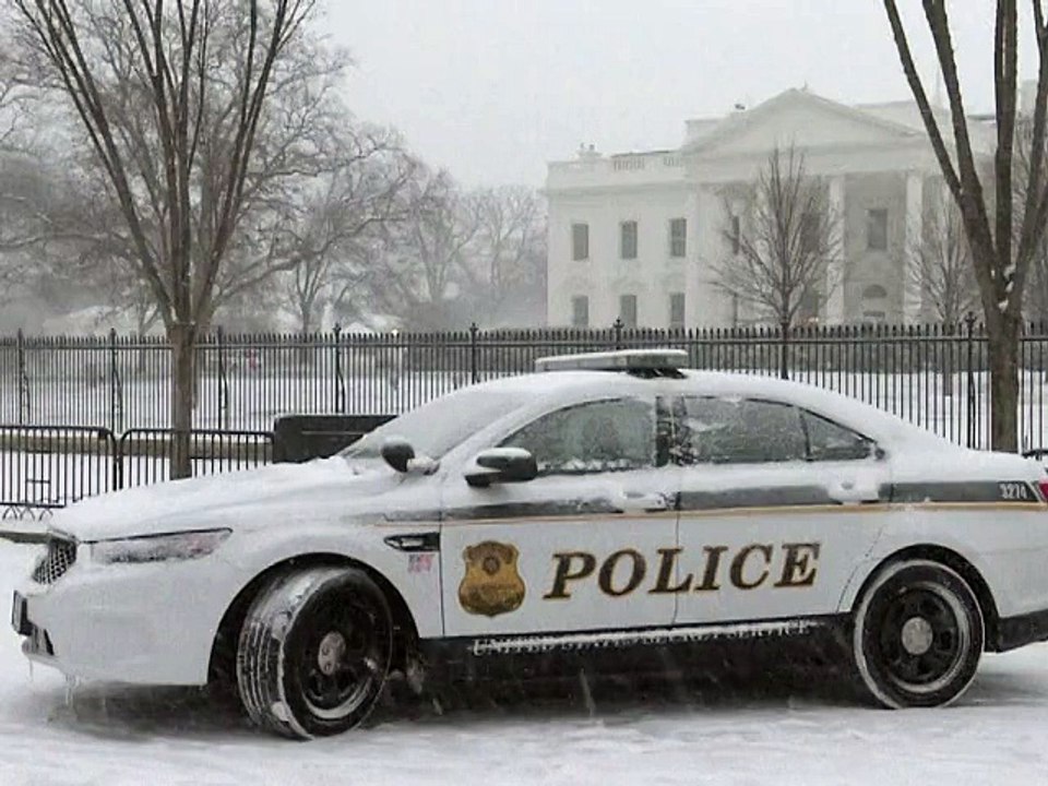 Tempête "Snowzilla": l'est des Etats-Unis disparait sous la neige