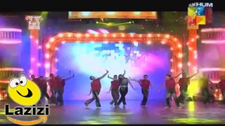Syra Yousuf Dancing on Chittian Kalian Song in Hum TV Award Show