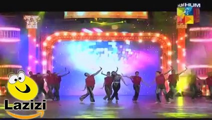 Syra Yousuf Dancing on Chittian Kalian Song in Hum TV Award Show