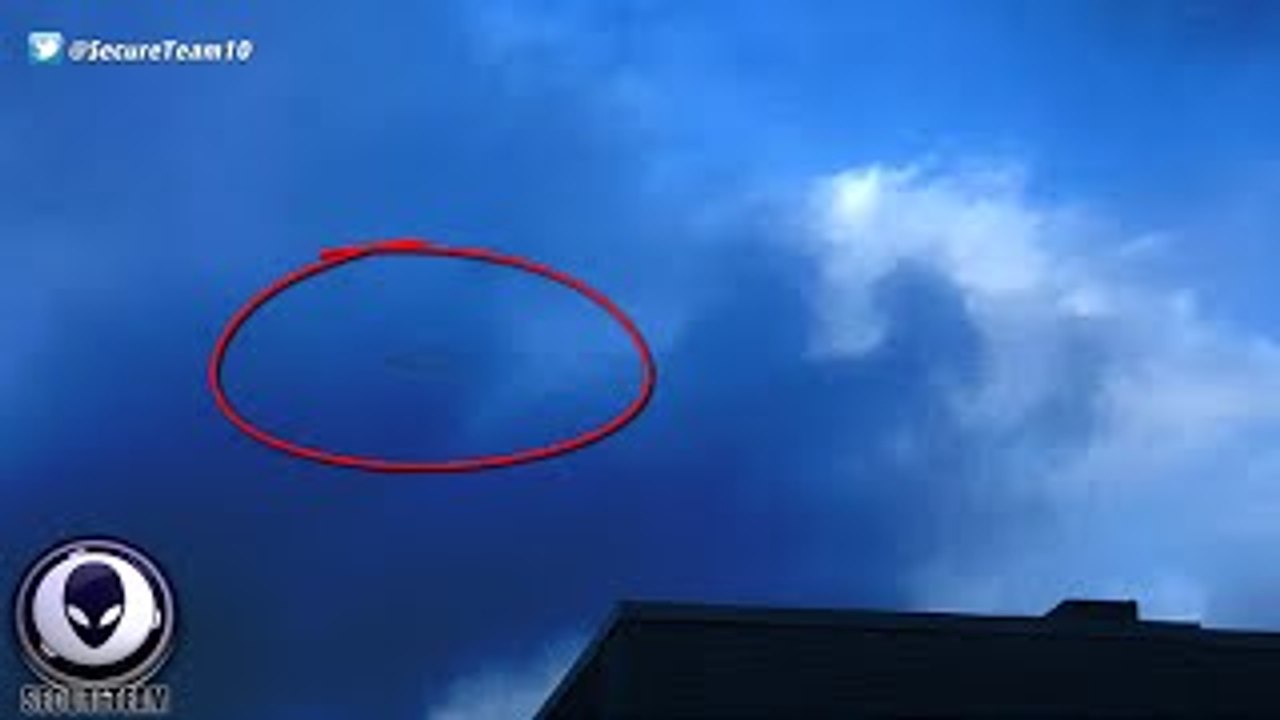 SEE IT? Spying Alien Ship Caught Hiding In Clouds Over Memphis!