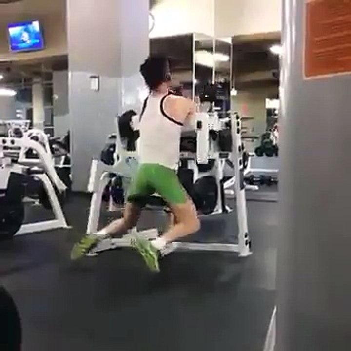 NO NO , I Cant Do This,  i never seen such style in my life ever!