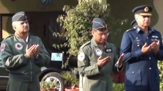 Air Force Chief flies F-16 on Pakistan Day