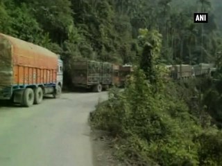 Hundreds of vehicles stranded due to dilapidated condition of NH-44