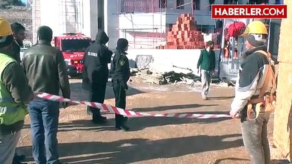 Cami İnşaatındaki İskelenin Çökmesi - 4 İşçi Çıkarıldı