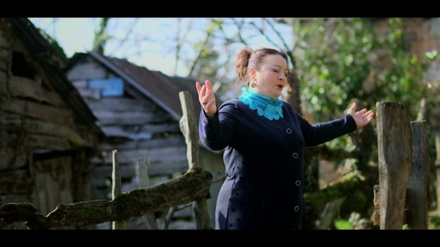 Güzel Esma - En Güzel Duygusal Karadeniz Türküleri - Mezarını Kazacağım