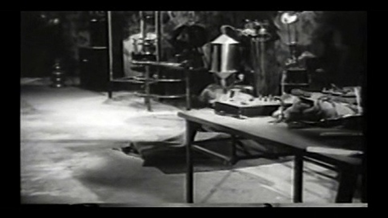 Hop Harrigan Chapter 14: The Chute that Failed -- ComicWeb Serial Cliffhanger Theater