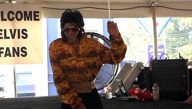 Danny Frasier sings 'Suspicious Minds' Elvis Week 2010