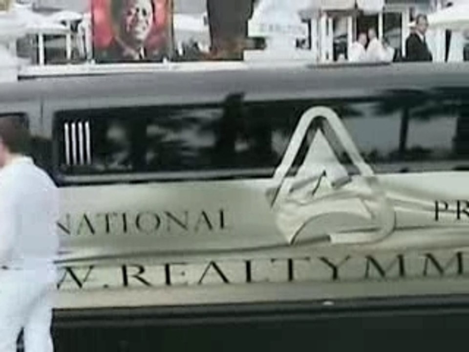 Hummer Limousine 002