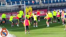 Futbolistas del Real Madrid juegan balonmano • 2016