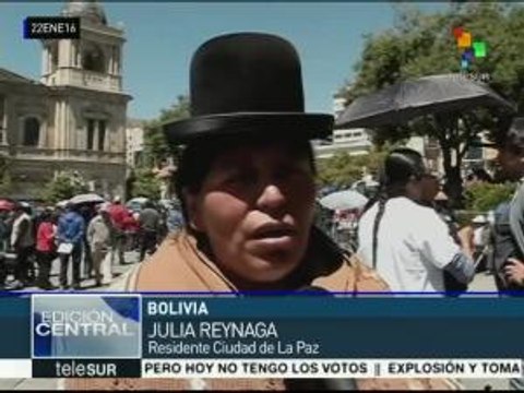 Indígenas bolivianos se únen a festejos por la primera década ganada