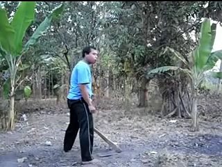 video lucu, pria keluarkan hewan hewan saat bersin_ By Toba.tv