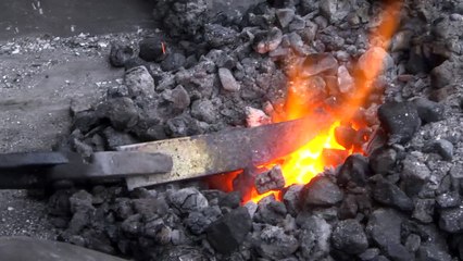 D!CI TV : A la découverte du métier de coutelier forgeron