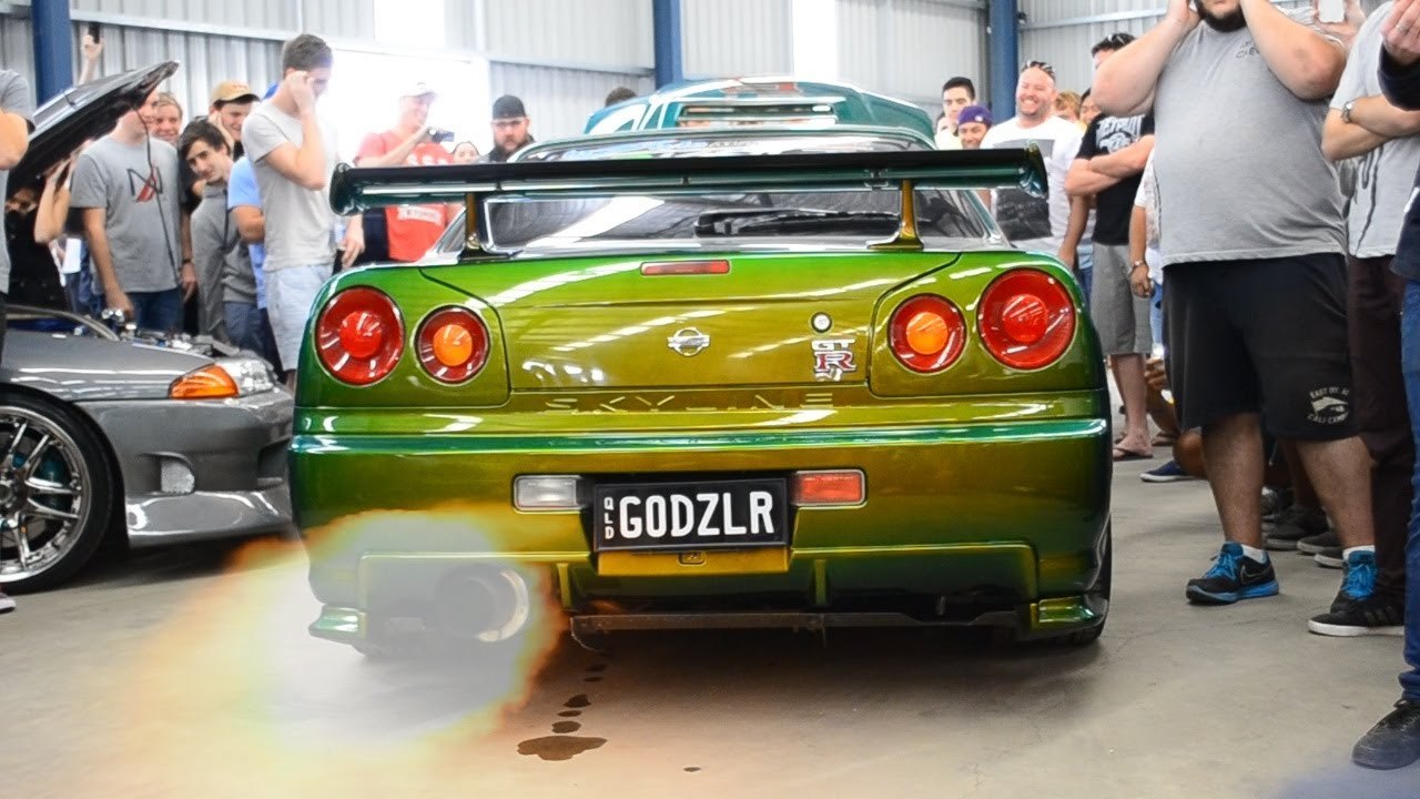 EXHAUST VIDEO Nissan Skyline R34 GTR GODZLR