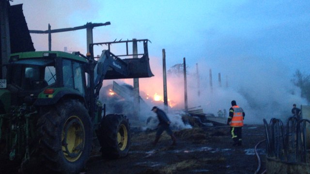 Feu dans un hangar agricole