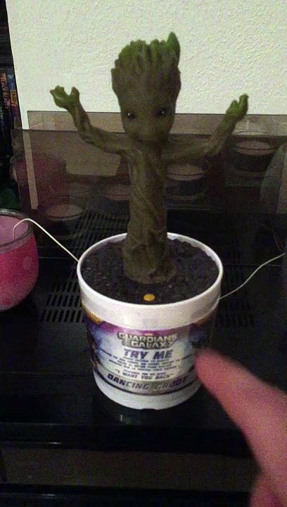 Baby Groot - Dancing