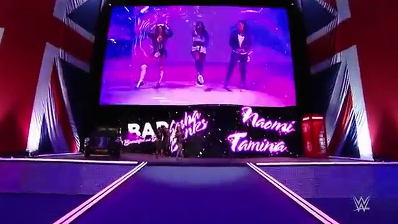 Becky Lynch vs Sasha Banks - WWE Main Event 11/13/15