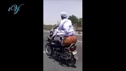Funny India - How to ride motobike without hands