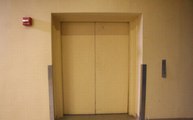 Izgledaju kao obicna vrata od lifta. Pogledajte sta ona zapravo kriju!