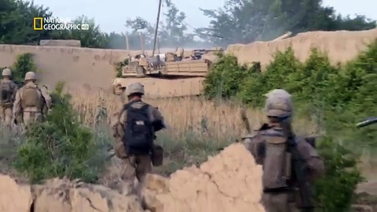 HERMANOS EN LA BATALLA: Capítulo 02/05 \"Bombas y campos de amapolas\"