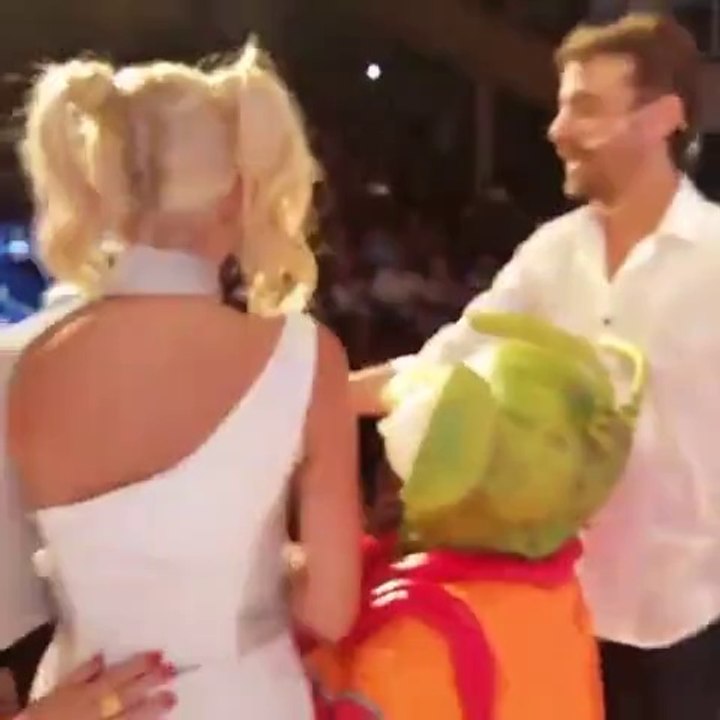 Le cantan el feliz cumpleaños a Candela en Marcianos en la Casa - 22 de Enero