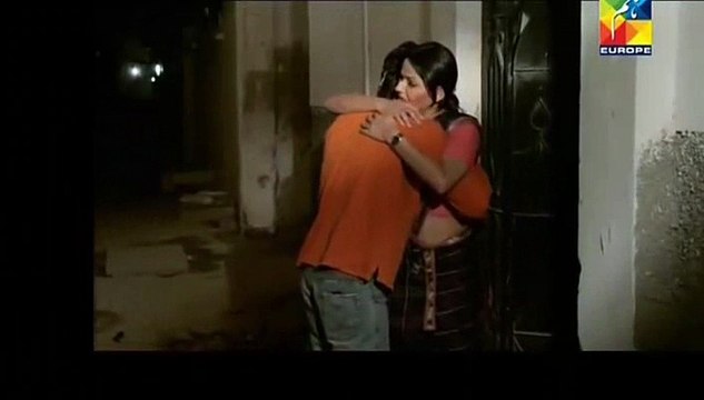 Vul-ga-rity Kis-sing Hug-ging in Pakistani Dramas