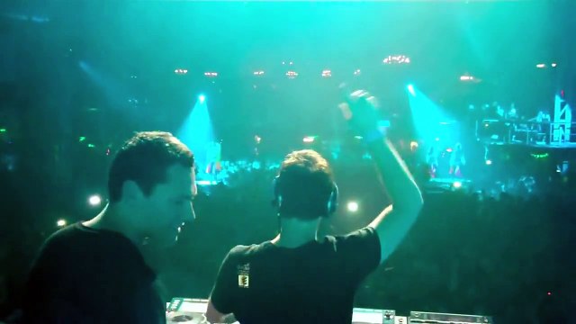 Hardwell & Tiesto live at Privilege Ibiza 19 07 2010