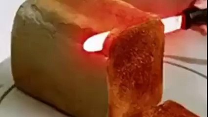 Ekmeği Keserken Kızartan Bıçak