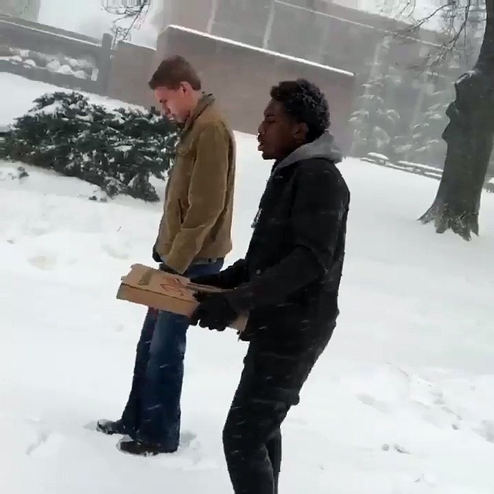 Black Guy Sings Krusty Krab Pizza while delivering a pizza in the Blizzard 2016