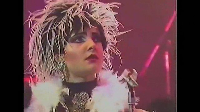 SIOUXSIE & THE BANSHEES – S/F/T/E/O/T/W Lip sync ('The Roxy', ITV UK, 21 July 1987)