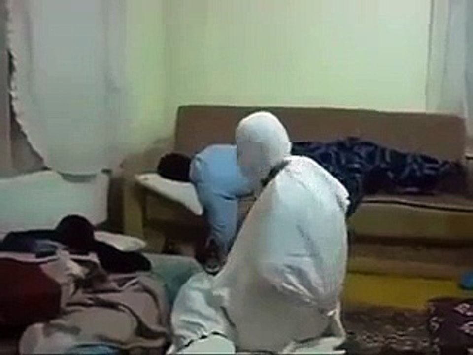 Uyuyan Öğrencilere Korkunç Şaka