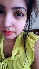 Kya ye Larki Pagal hai ya Famous hona hai isko