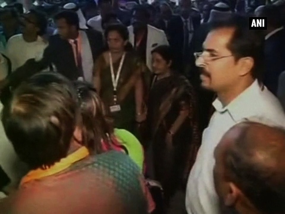EAM visits Srinathjee Temple in Bahrain