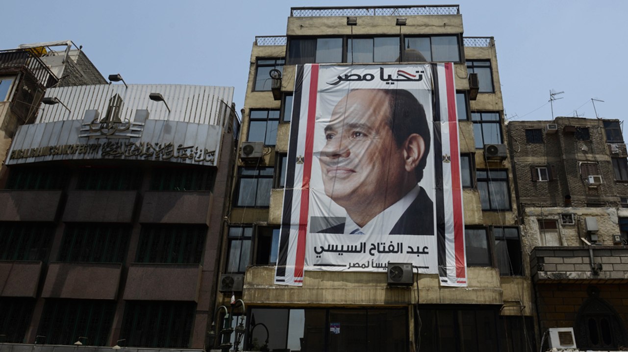 Egypt: Is the media's 'Sisi-mania' waning? - The Listening Post (Lead)