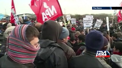 Port of Calais forced to close after migrants jump ferry