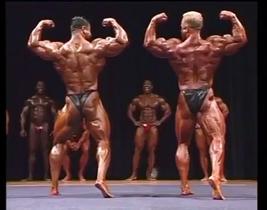 Funny battle on stage between King Kamali and Graig Titus