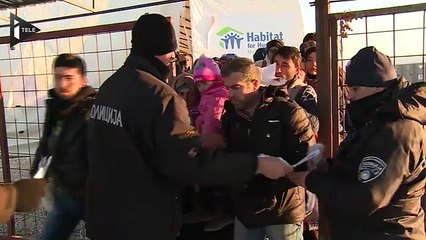 La Hongrie réclame la construction d'un mur au nord de la Grèce