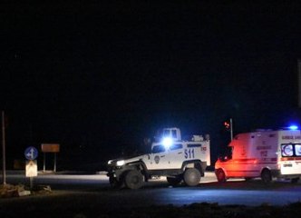 Nusaybin'de Polis Aracına Patlayıcılı Saldırı