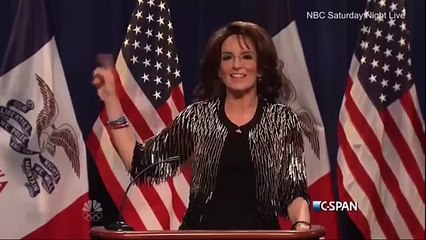 Descargar video: Tina Fey plays Sarah Palin as she endorses Trump on SNL