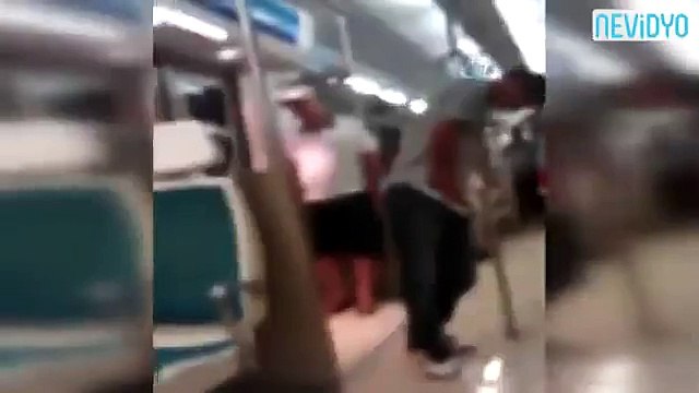 İzmir Metroda Tuvaletini Yapan Adam