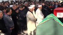 Cumhurbaşkanı Erdoğan ve Başbakan Davutooğlu Şehit Üsteğmen Uğur Taşçı'nın Cenaze Törenine Katıldı