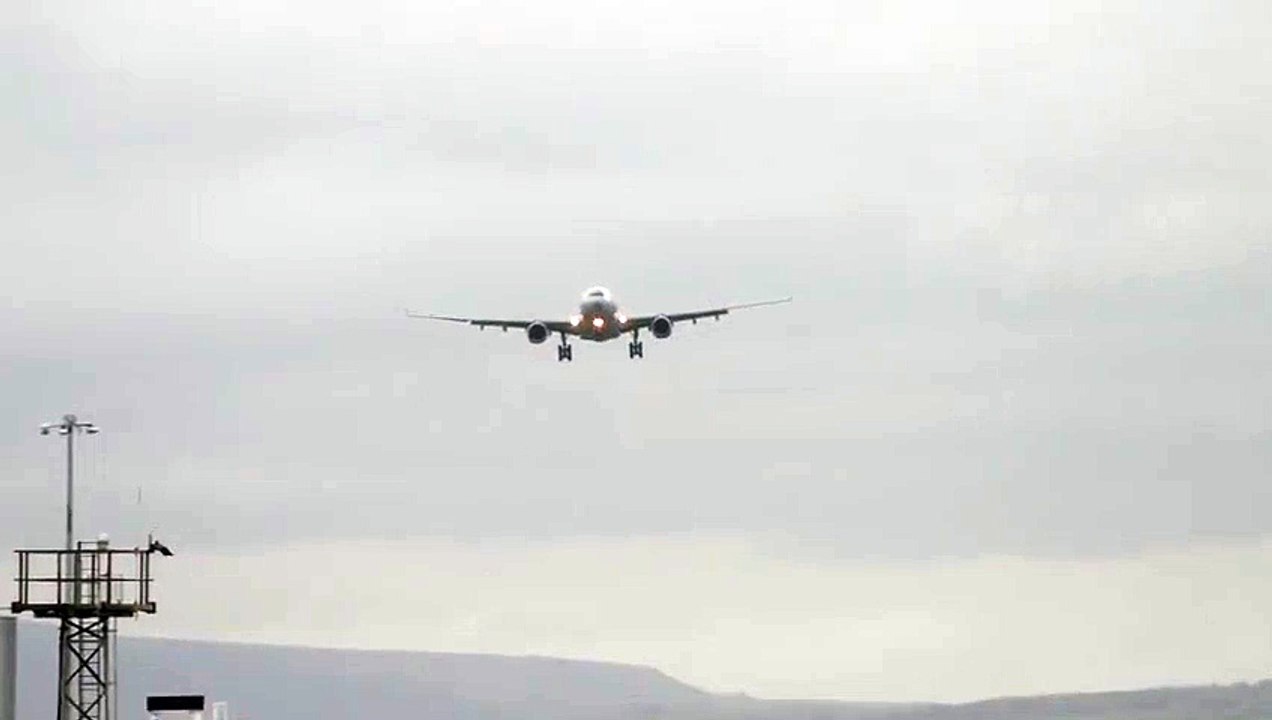 American Airlines A330 Crosswind Landing with atc Manchester airport Big Planes