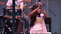 Shreya ghoshal most amazing stage performance.........live singing ..