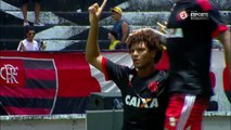 GOL DO FLAMENGO! Willian Arão recebe na cara do goleiro e finaliza duas vezes para abrir o placar