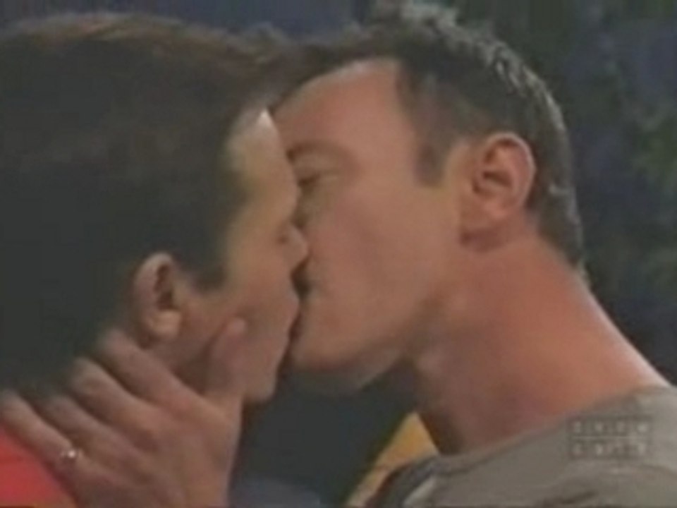 Tinseltown Ryan/Lewis m/m love scene