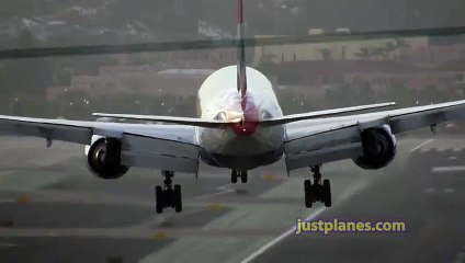 777 Crosswind Landing in San Diego Big Planes