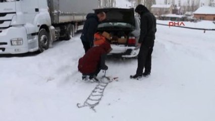 Erzurum Yolda Mahsur Kalanlar Horon Çekerek Isındılar