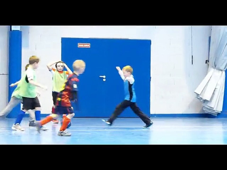 Les U8/U9 a entrainement en salle à Verzy.