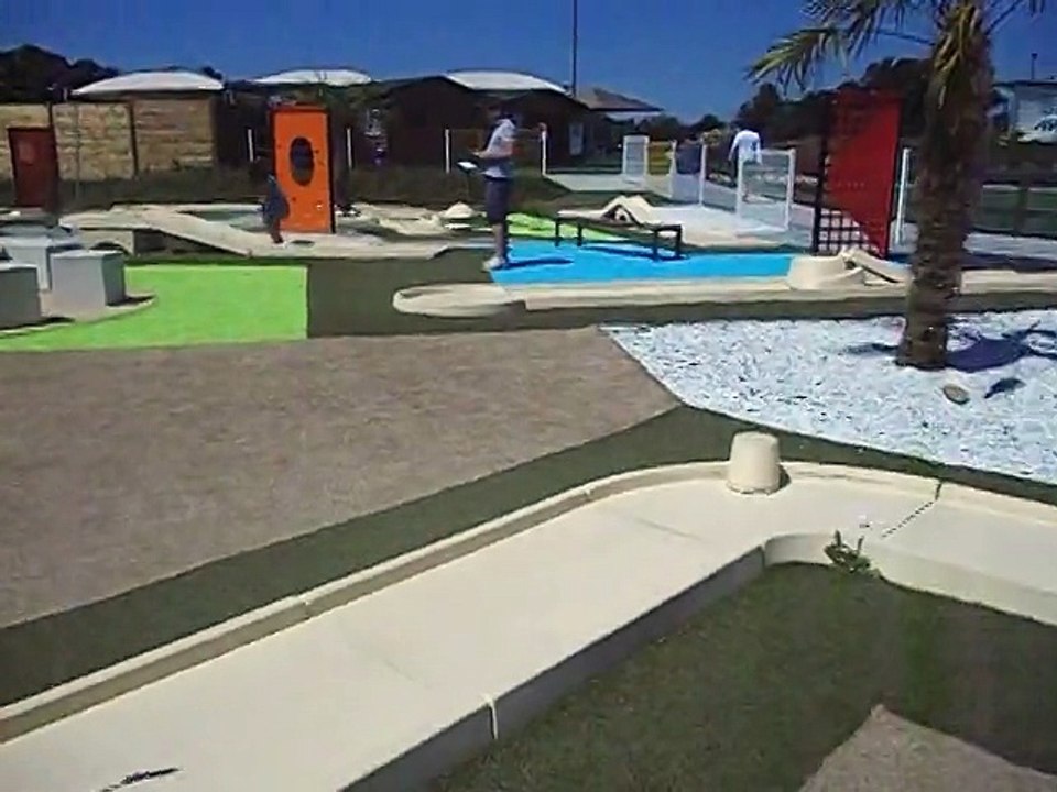 Quentin mini Golf 2015 à revoir tenue du putter 3