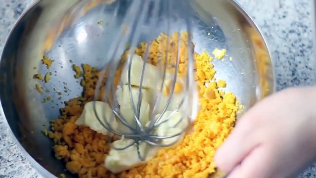 How to make Salted Egg CUSTARD STEAMED BUNS (Liu Sha Bao Recipe) - Cách làm Bánh bao Kim Sa